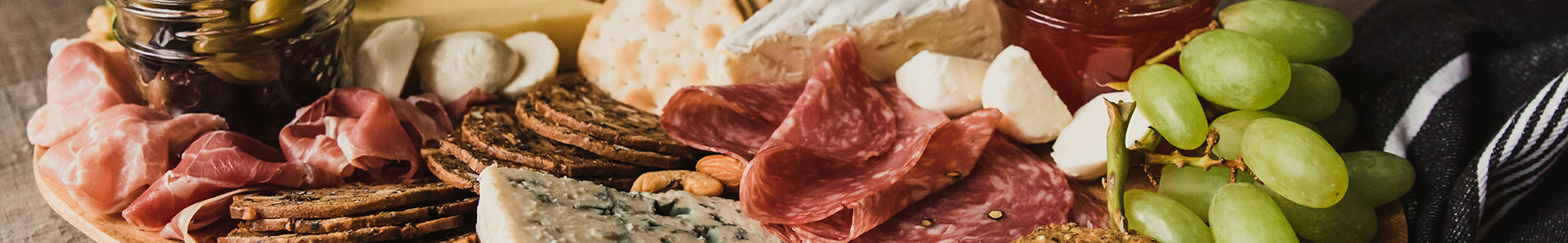 Planches de charcuterie et fromages à Mirepeix
